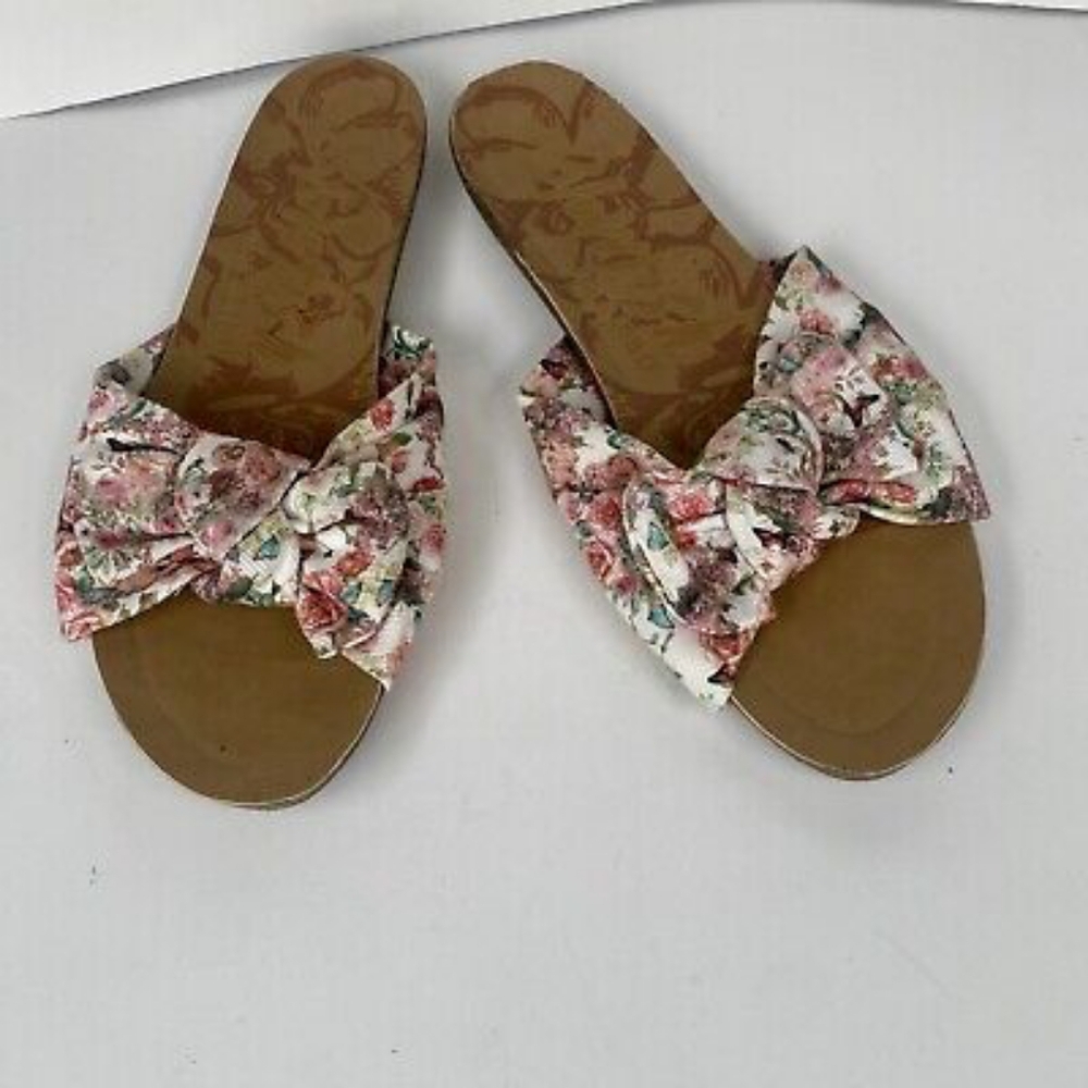 Flowers & Pink Bow Tie Sandals